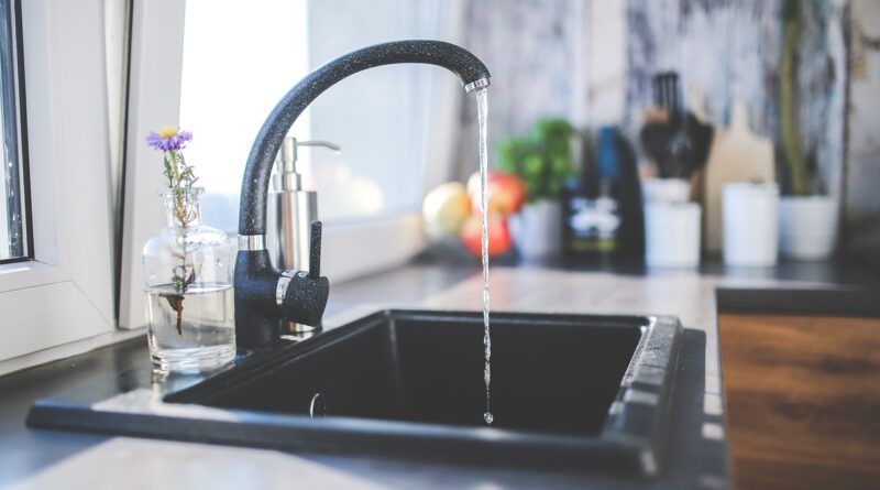 Poradíme, kde zajistit rekonstrukci bytu na míru v Brně tap, black, faucet