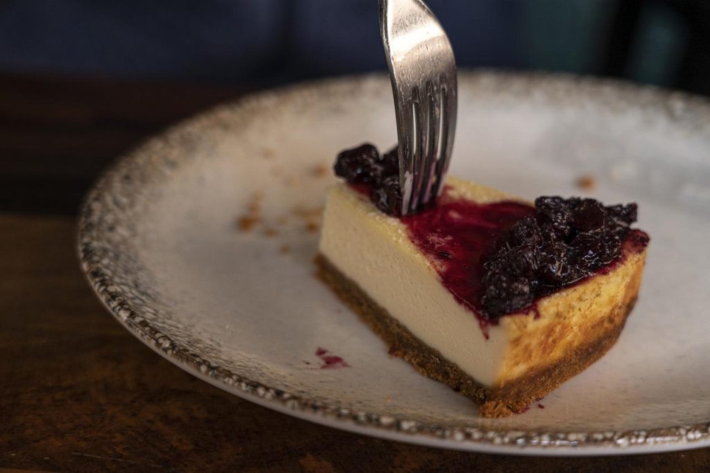 Blueberry Cheesecake Dessert Fork - MurrrPhoto / Pixabay