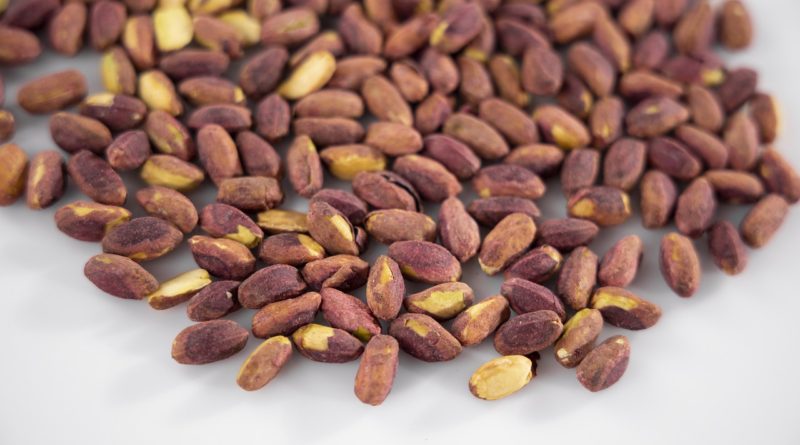 Pistachios Nuts Food Dried Nuts - Engin_Akyurt / Pixabay