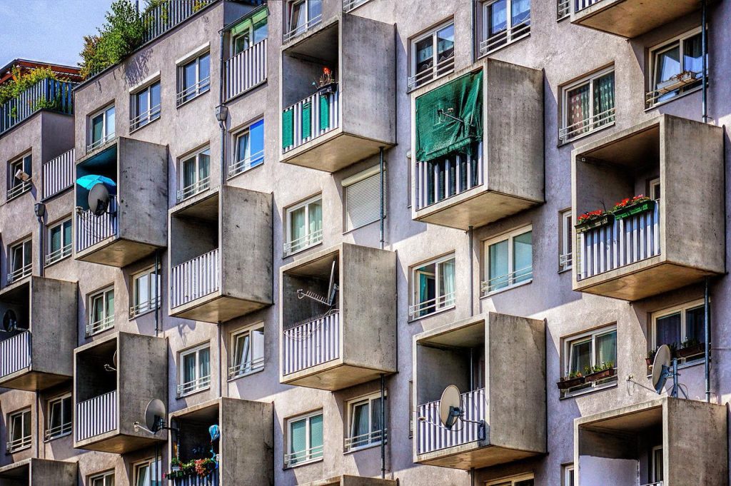 Reside Apartments Building House  - robertprax / Pixabay