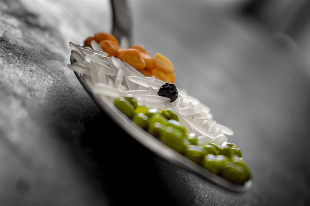 Rice Peas Ingredients Spoon - sikandar_photographer06 / Pixabay