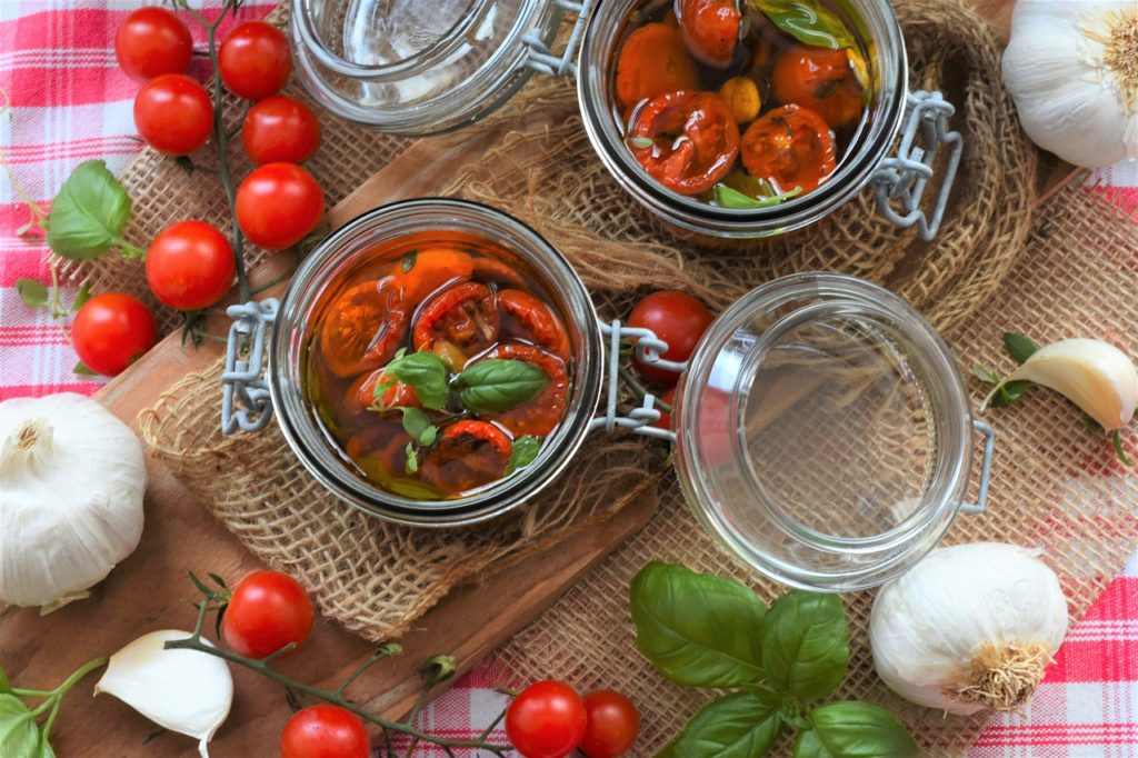 Tomatoes Oil Herbs Cook Dry Oven - RitaE / Pixabay