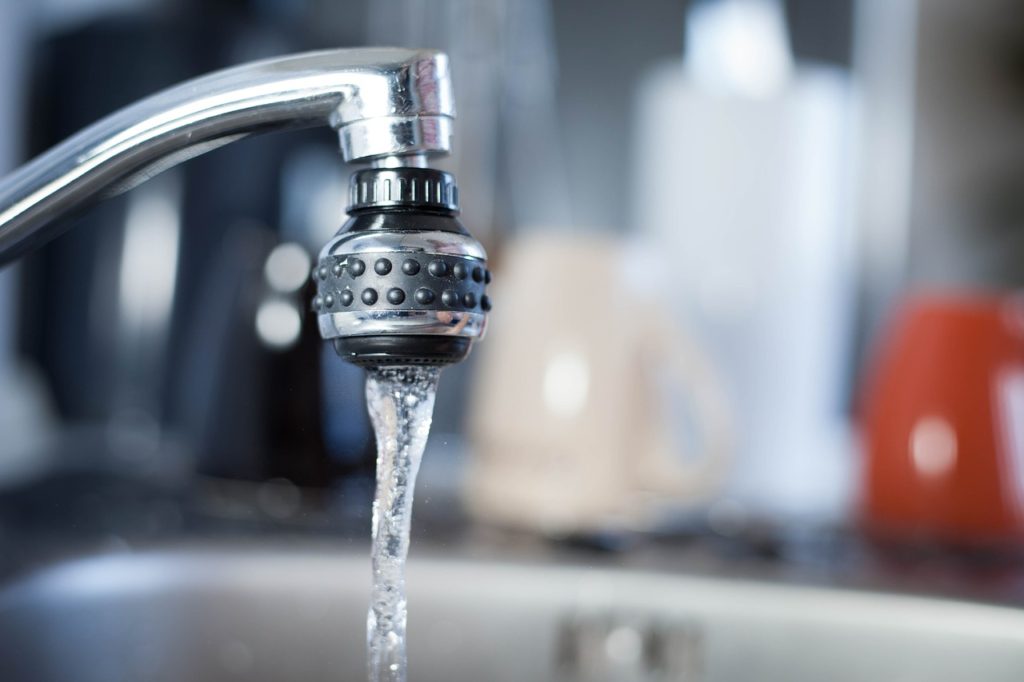 Water Running Sink Faucet Liquid  - Khaligo / Pixabay